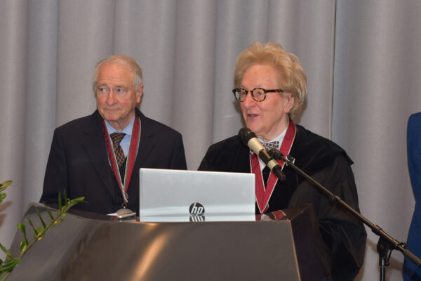 Foto 4 uitspreken Laudatio